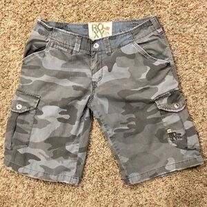 ROXY WOMENS CAMO CARGO SHORTS